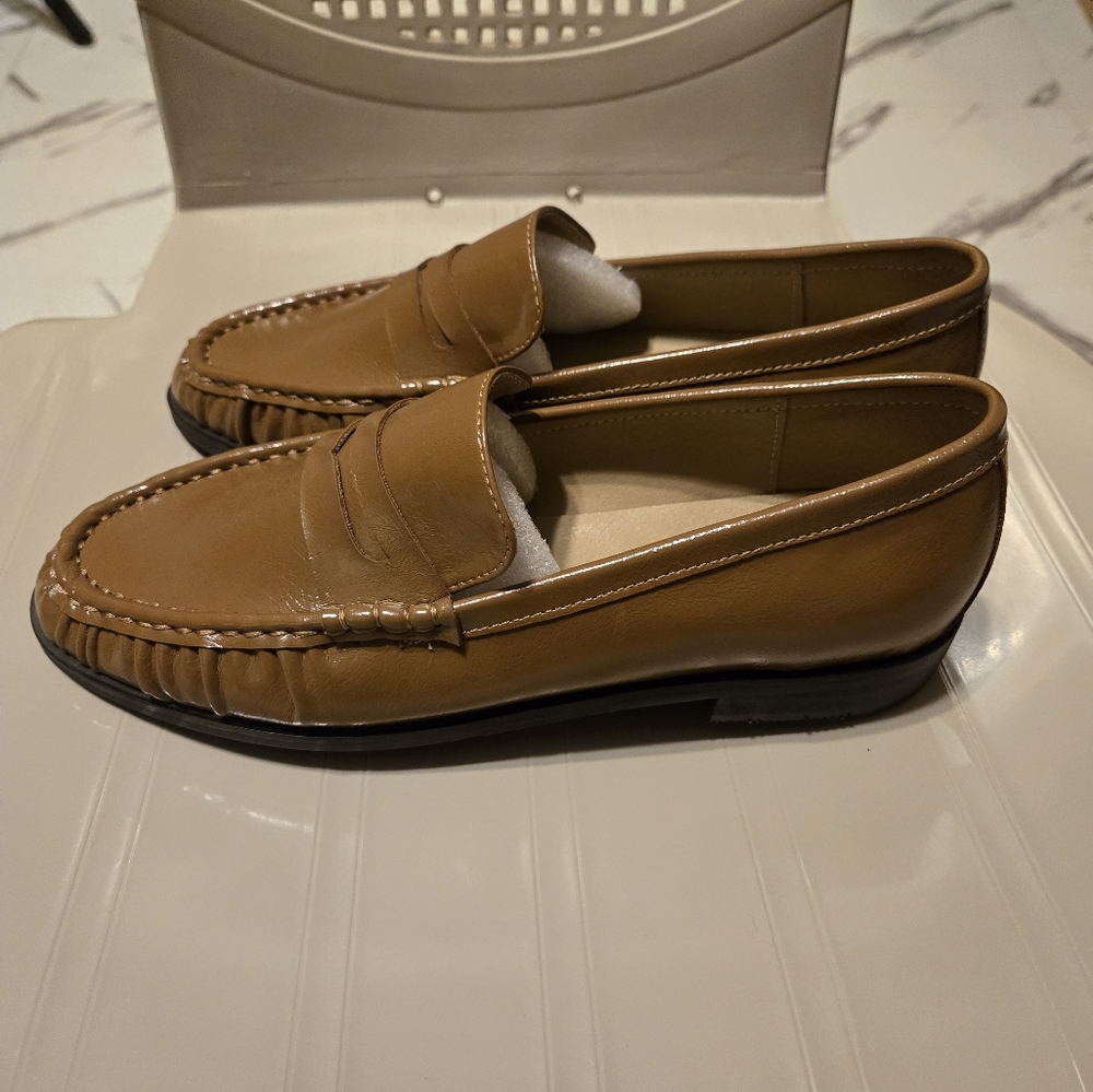 Brown ish toffee colored loafers size 6